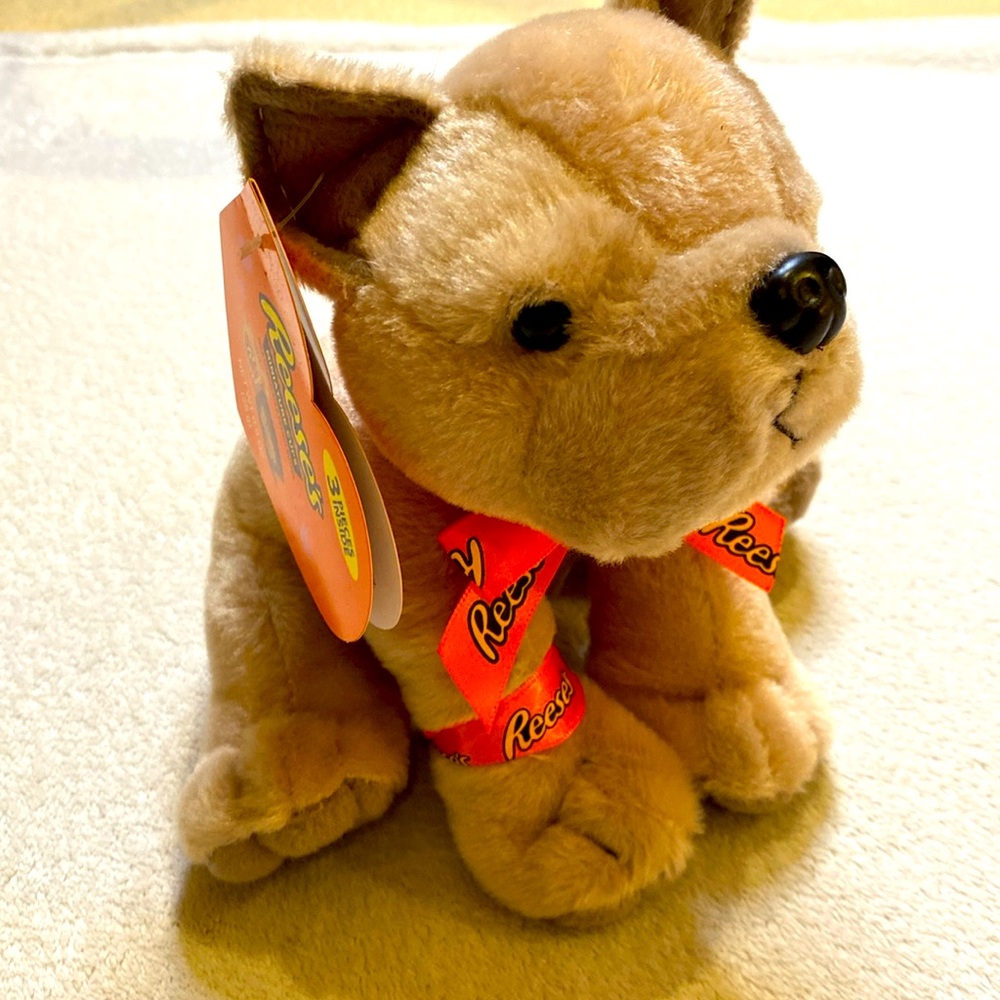NWT Reese’s stuffed tan bulldog plush stuffed animal toy 7” tall